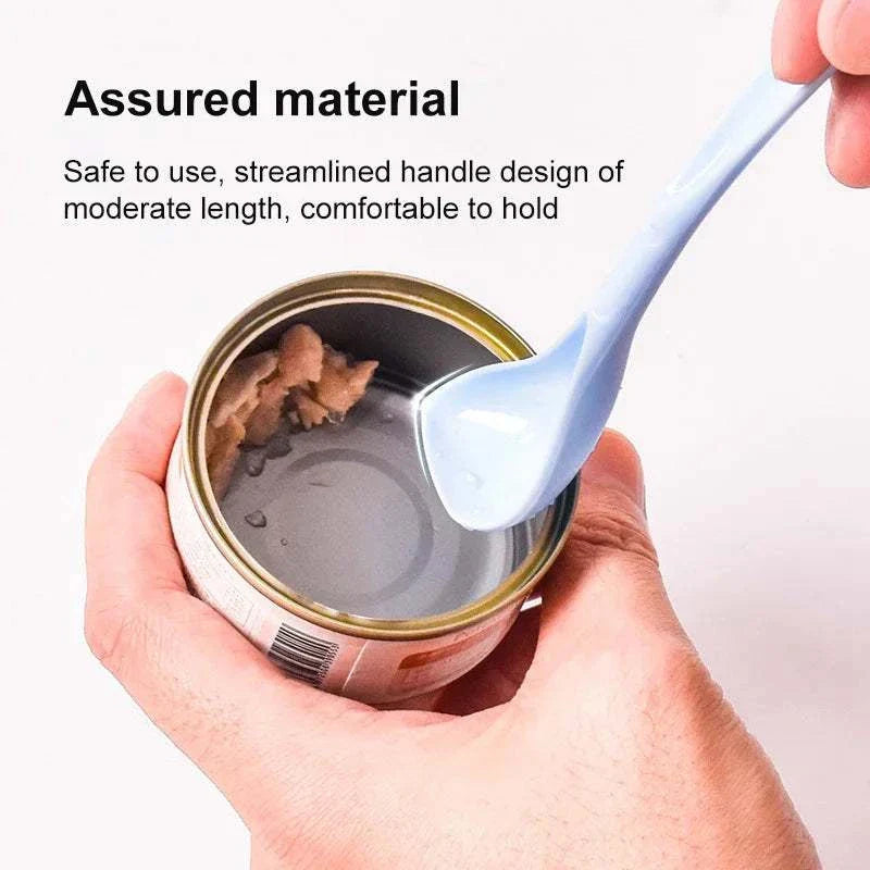 PawSeal 2-in-1 pet can cover and spoon in cat paw shape made of food-grade silicone sealing pet food cans airtight